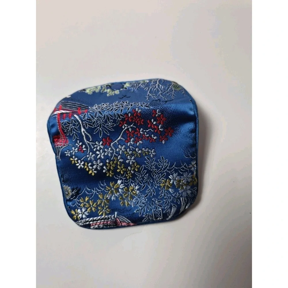 Lot‎ of 8 Asian Silk Brocade Jewelry Pouches & Coin Purses Mixed Colors & Styles
